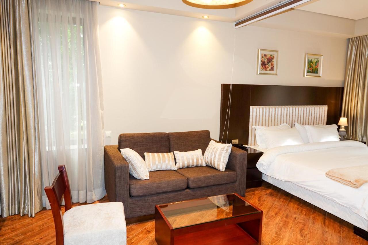 Luxury Dreamland Oasis Apartment