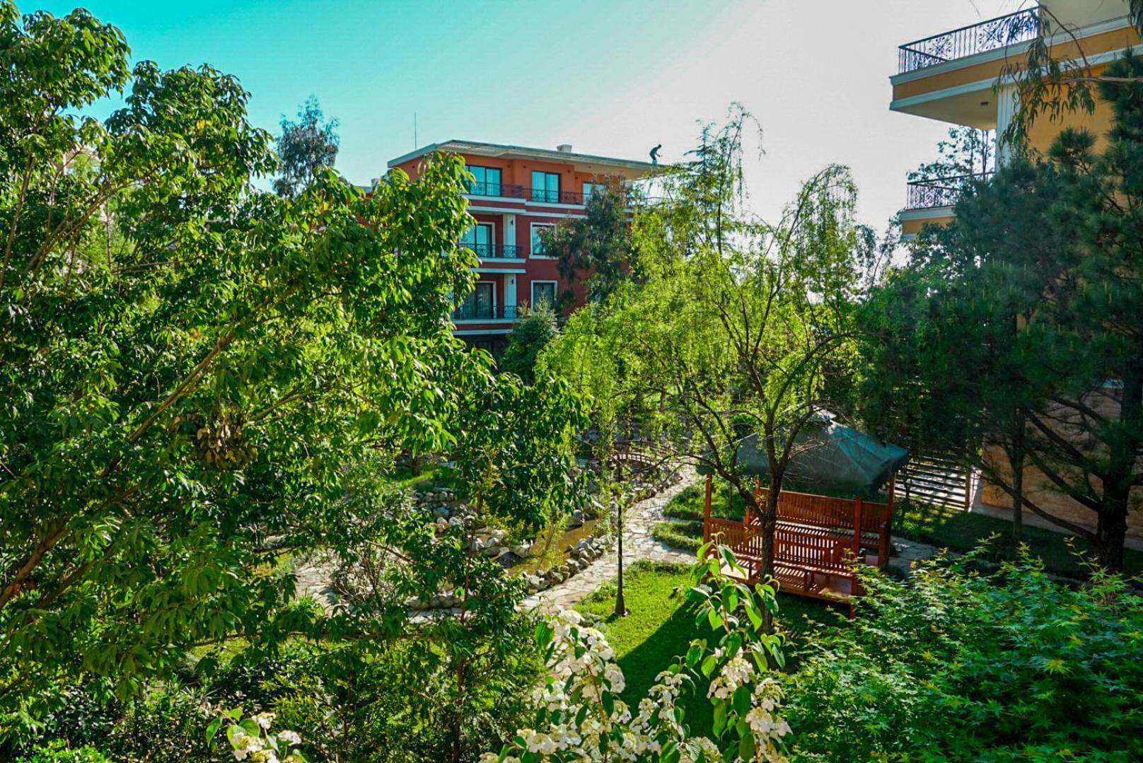 Luxury Dreamland Oasis Apartment Chakvi