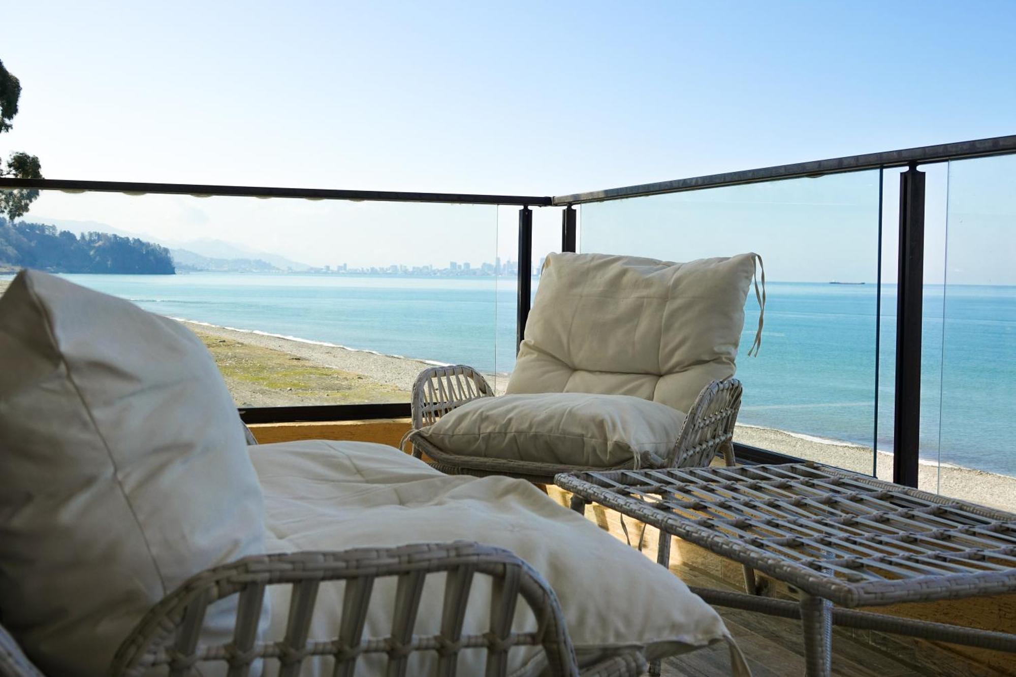 Luxury Dreamland Oasis Apartment *