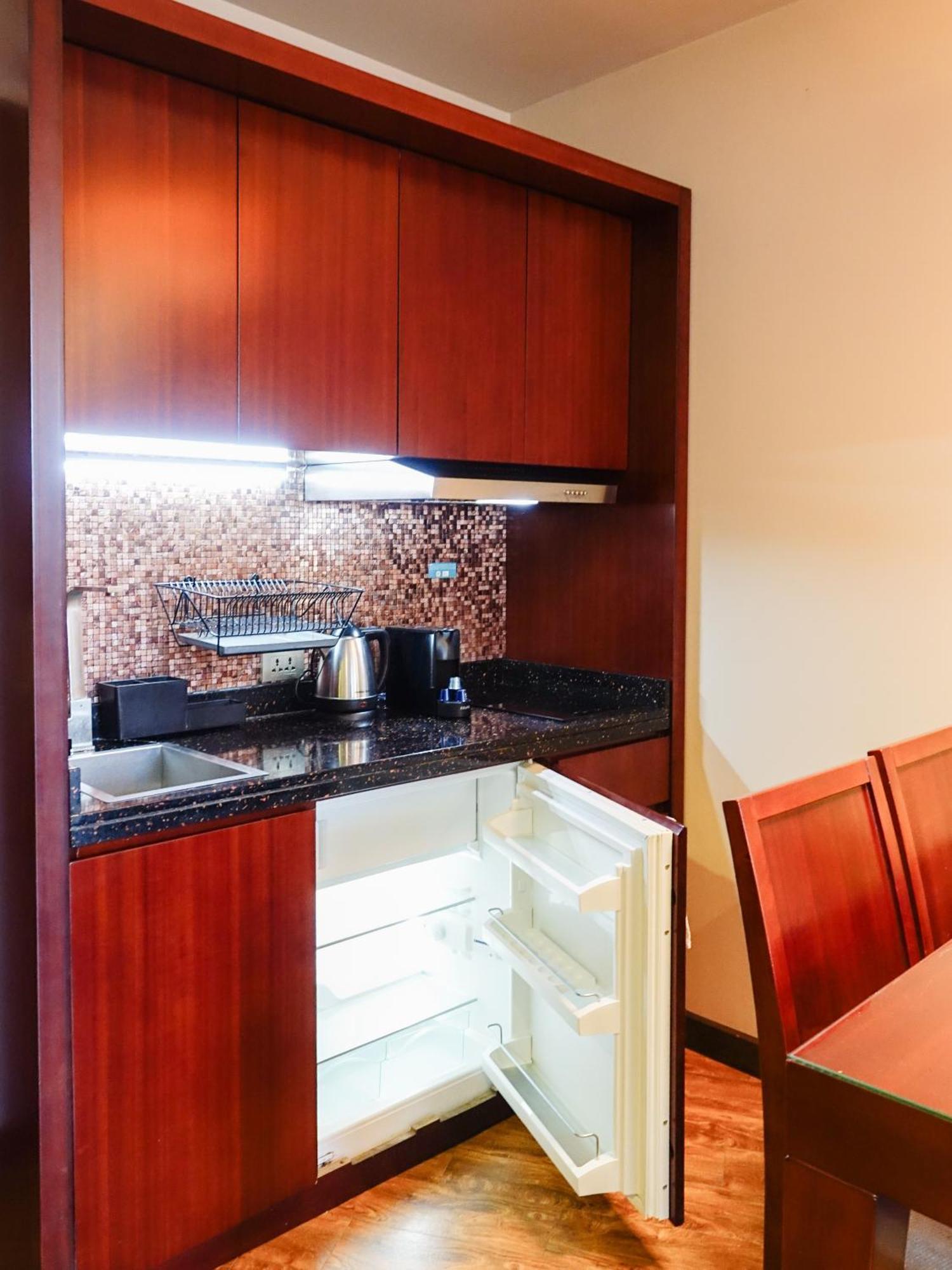 Luxury Dreamland Oasis Apartment Chakvi